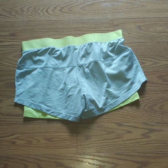 Nike Dri fit gray yellow athletic shorts Sz M - Picture 3 of 3